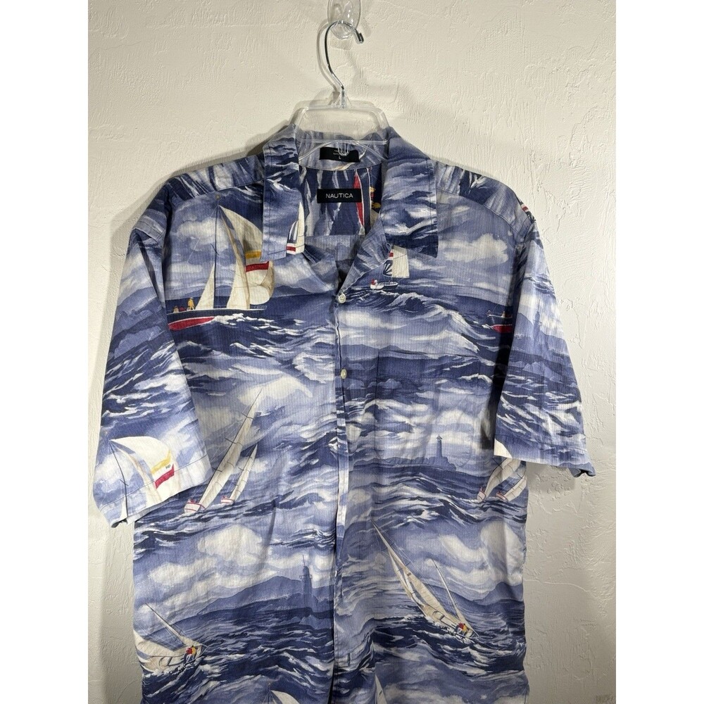 Nautica Blue Sailboat Ocean Short Sleeve Button Up Shirt Mens Size Large Shirt